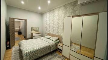 Iron/ironing board, free WiFi