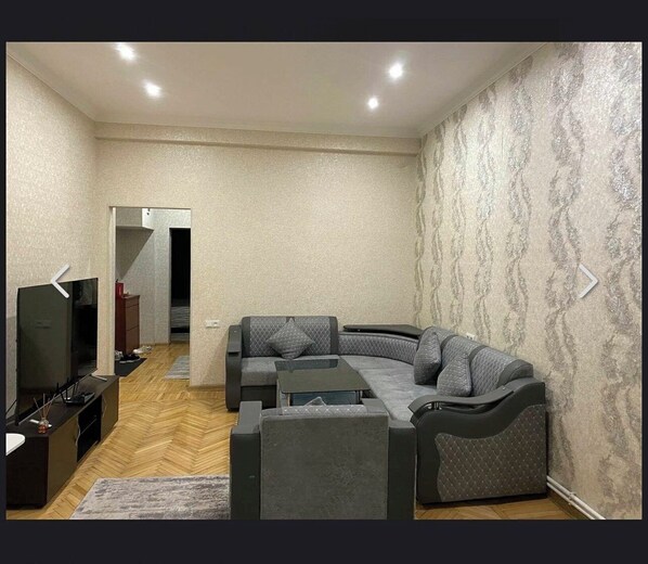 Living area - 2 bedroom in the heart of Yerevan (Yerevan)
