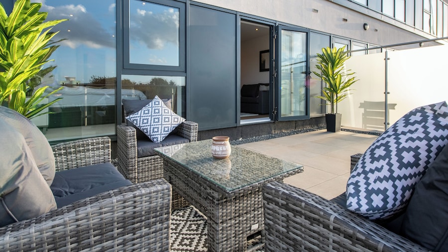 Axis Apartment