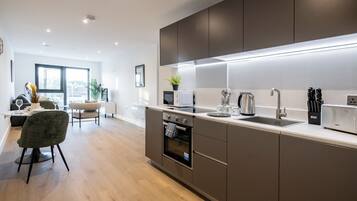 Fridge, microwave, oven, stovetop