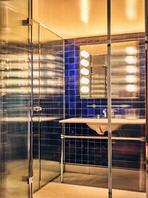 Deluxe Room | Bathroom - Le Bus Palladium (Paris)