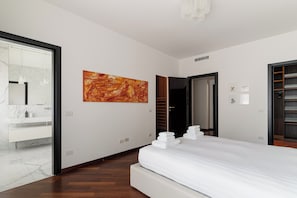 Apartment | Iron/ironing board, cots/infant beds, free WiFi, bed sheets