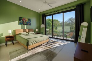 3 bedrooms, desk, iron/ironing board, travel crib