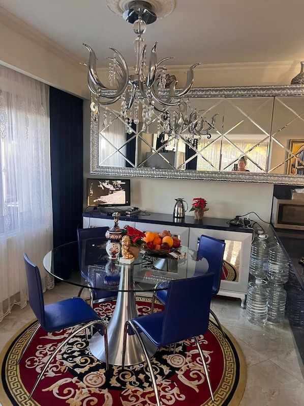 Villa, 3 Bedrooms, Accessible, Smoking | Dining room