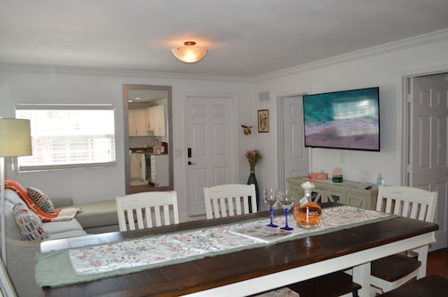 Casa Tua: Charming House in Downtown West Palm Beach!