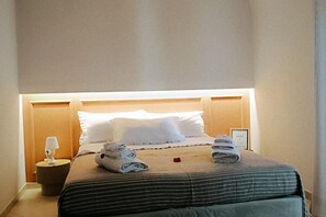 1 dormitori i roba de llit 