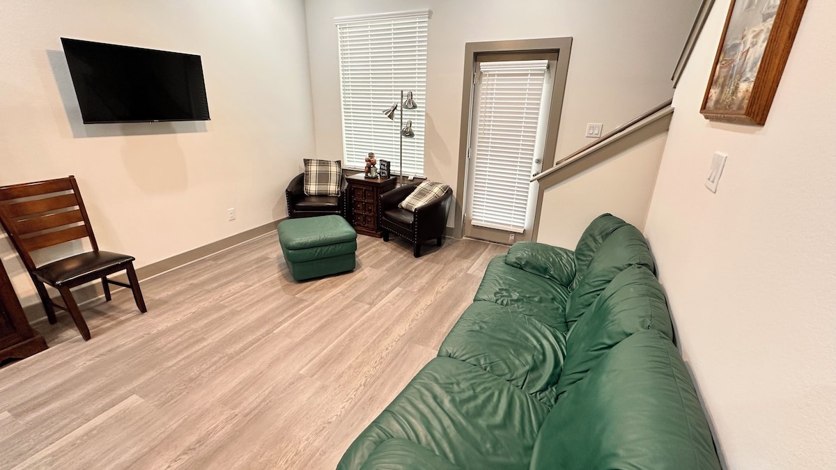Photo 5 of Awesome Stay with Backyard in a New Duplex by City Center, Memorial I-10 & BW-8
