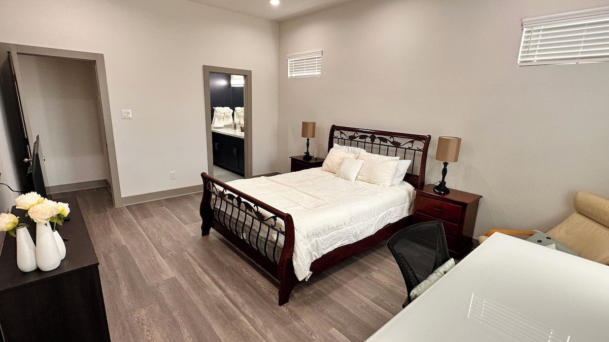 Photo 8 of Awesome Stay with Backyard in a New Duplex by City Center, Memorial I-10 & BW-8