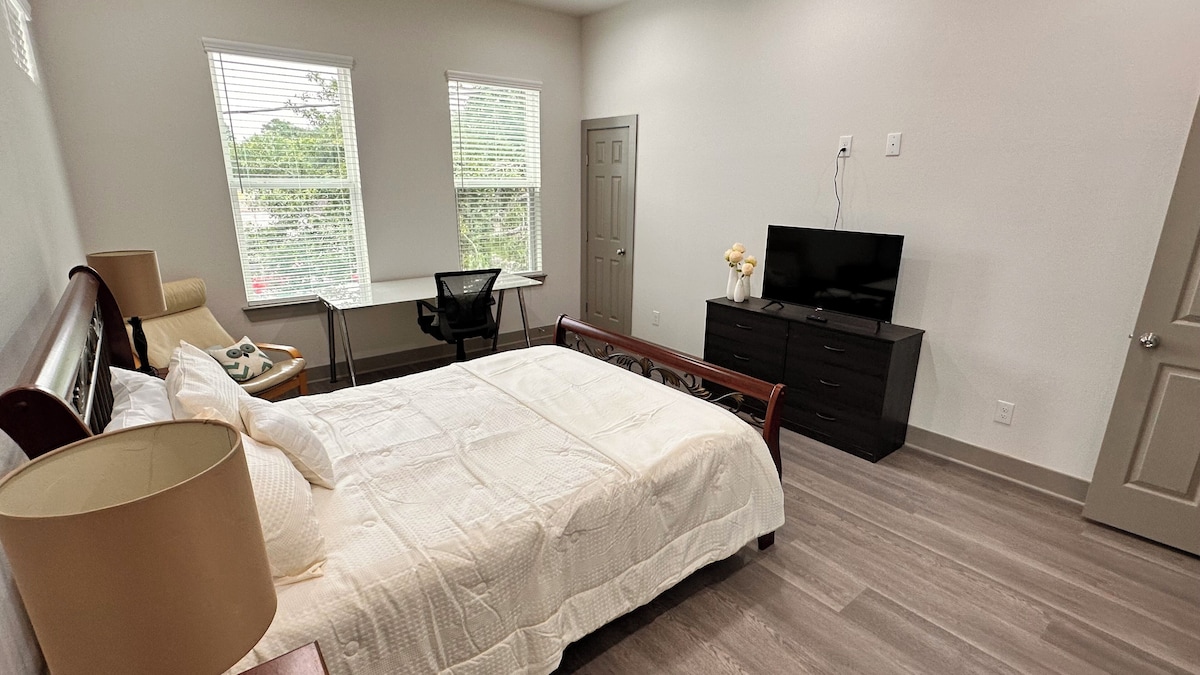 Photo 9 of Awesome Stay with Backyard in a New Duplex by City Center, Memorial I-10 & BW-8