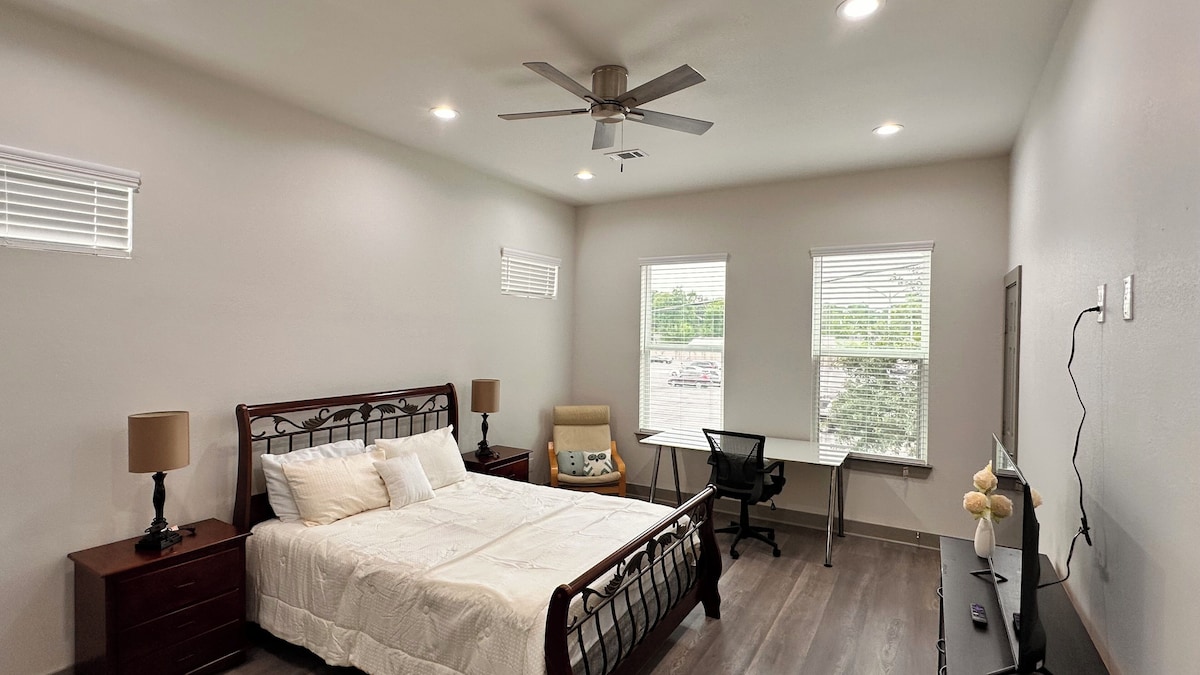 Photo 7 of Awesome Stay with Backyard in a New Duplex by City Center, Memorial I-10 & BW-8