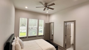 3 bedrooms, desk, iron/ironing board, travel crib