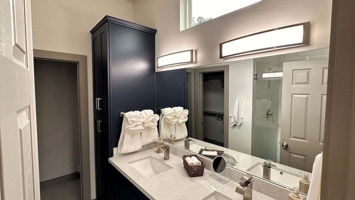 Photo 11 of Awesome Stay with Backyard in a New Duplex by City Center, Memorial I-10 & BW-8