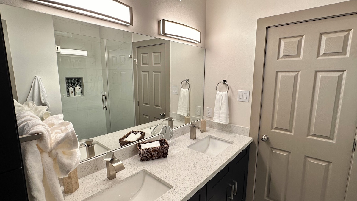 Photo 10 of Awesome Stay with Backyard in a New Duplex by City Center, Memorial I-10 & BW-8