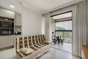 Basic Apartment | Living area