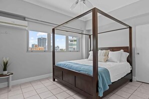 3 habitaciones, tabla de planchar con plancha, wifi y ropa de cama