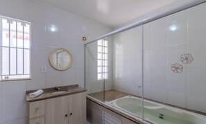 Villa | Bathroom