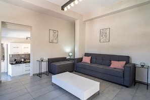 TV - Country House 'Kate' with Mountain View, Wi-Fi and Air Conditioning (Κερκυρα)