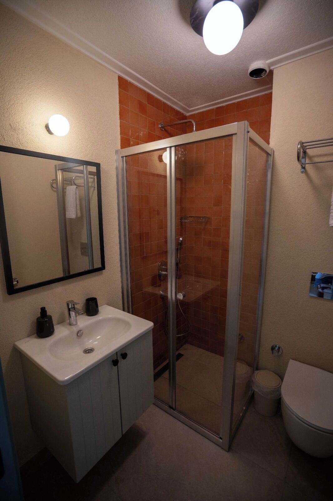 Quarto casal, vista para o jardim | Banheiro