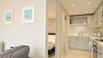 1 phòng ngủ, trang trí khác biệt