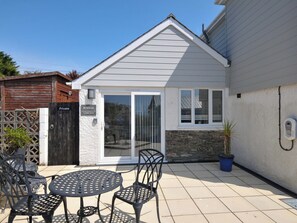 Cottage | Outdoor dining - Evelyn (Looe)