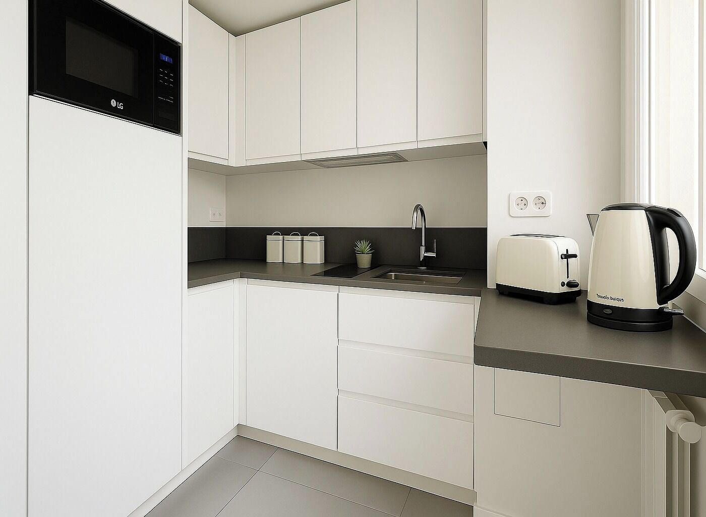 Studio | Private kitchen | Microwave, oven, stovetop, cookware/dishes/utensils