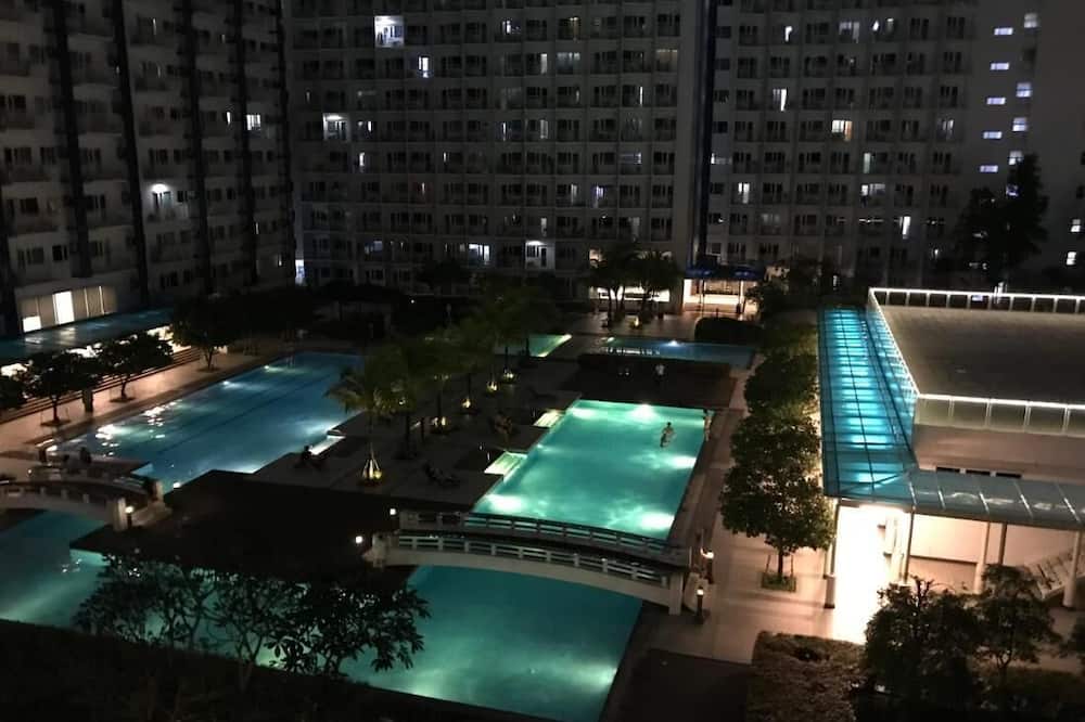 Condo With Balcony at Makati SM Jazz