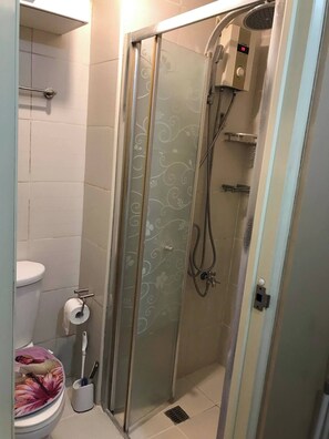 Studio, 1 Bedroom, Accessible, Smoking | Bathroom