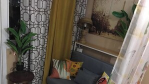Unclassified image, 5 of 18, button - 5 Minutes to Jazz Mall! Studio-type Condo100mbps (Makati)