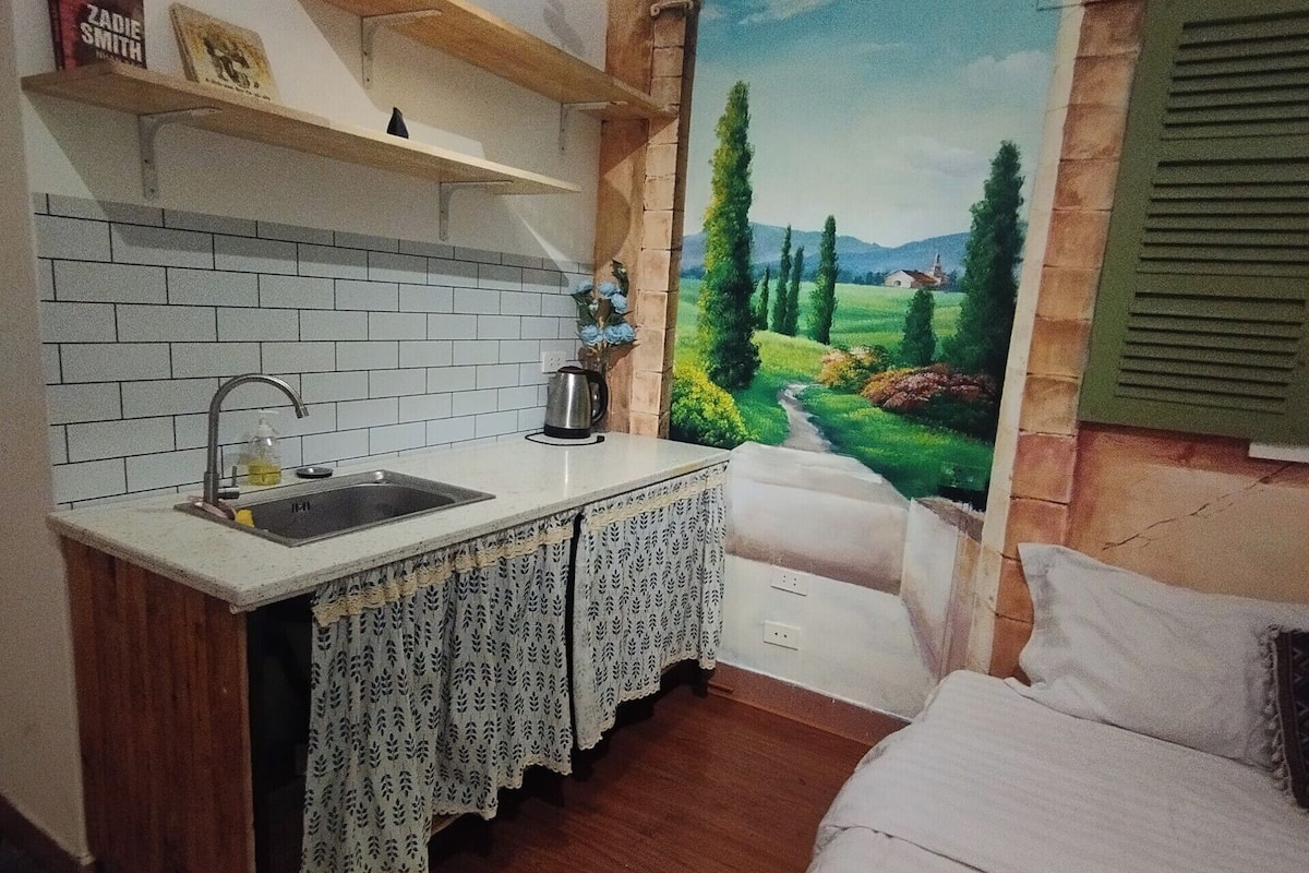 Deluxe Double Room, City View | Desk, laptop workspace, free WiFi, bed sheets