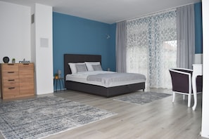 4 عدّة غرف نوم ومكواة/لوح كي وواي فاي مجانًا وملاءات أسرّة