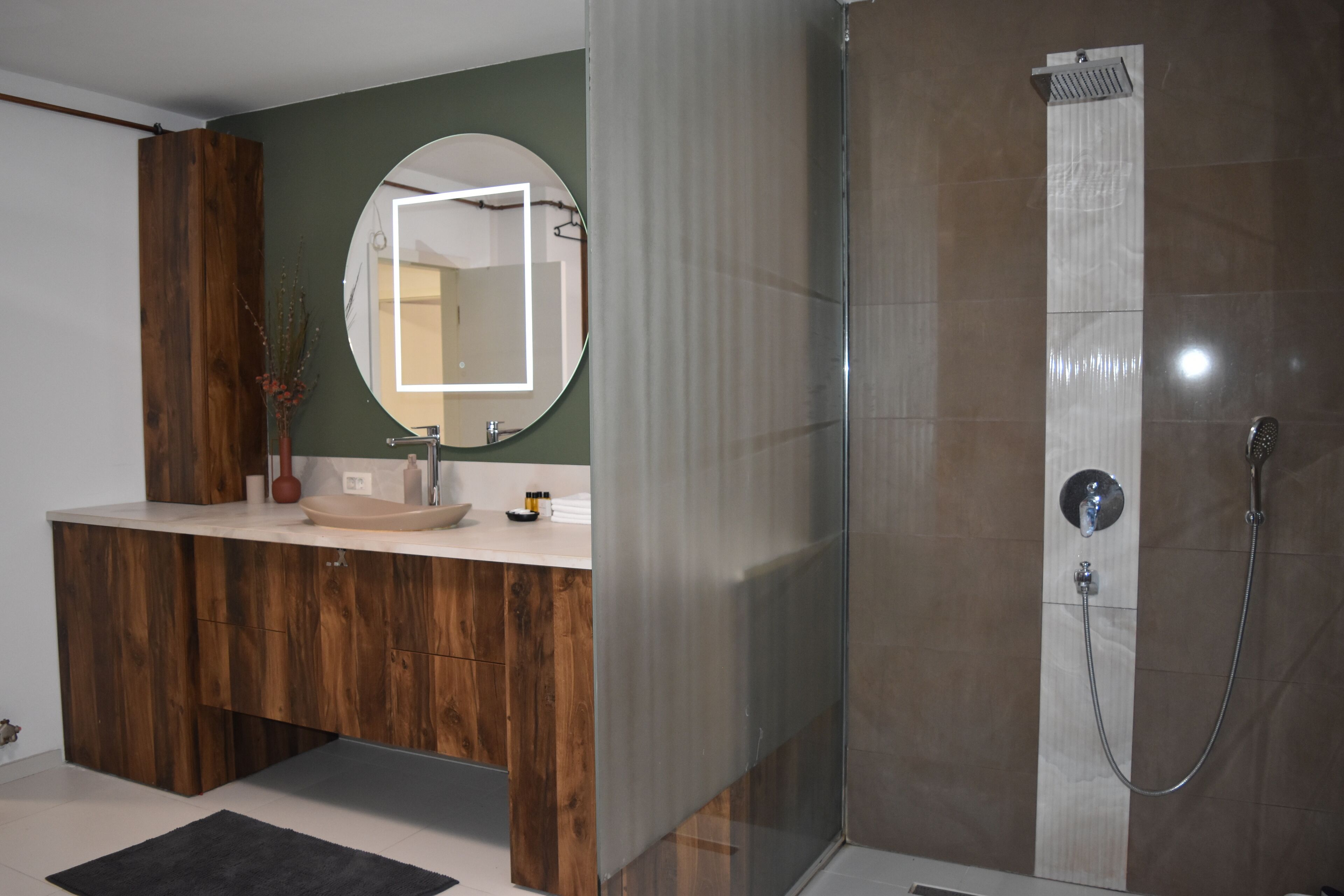 Shower, free toiletries, hair dryer, slippers