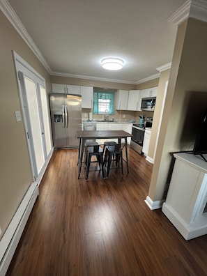 Microwave, oven, stovetop, dishwasher