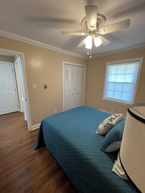 2 bedrooms, WiFi, bed sheets
