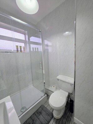 House, 3 Bedrooms, Smoking | Bathroom