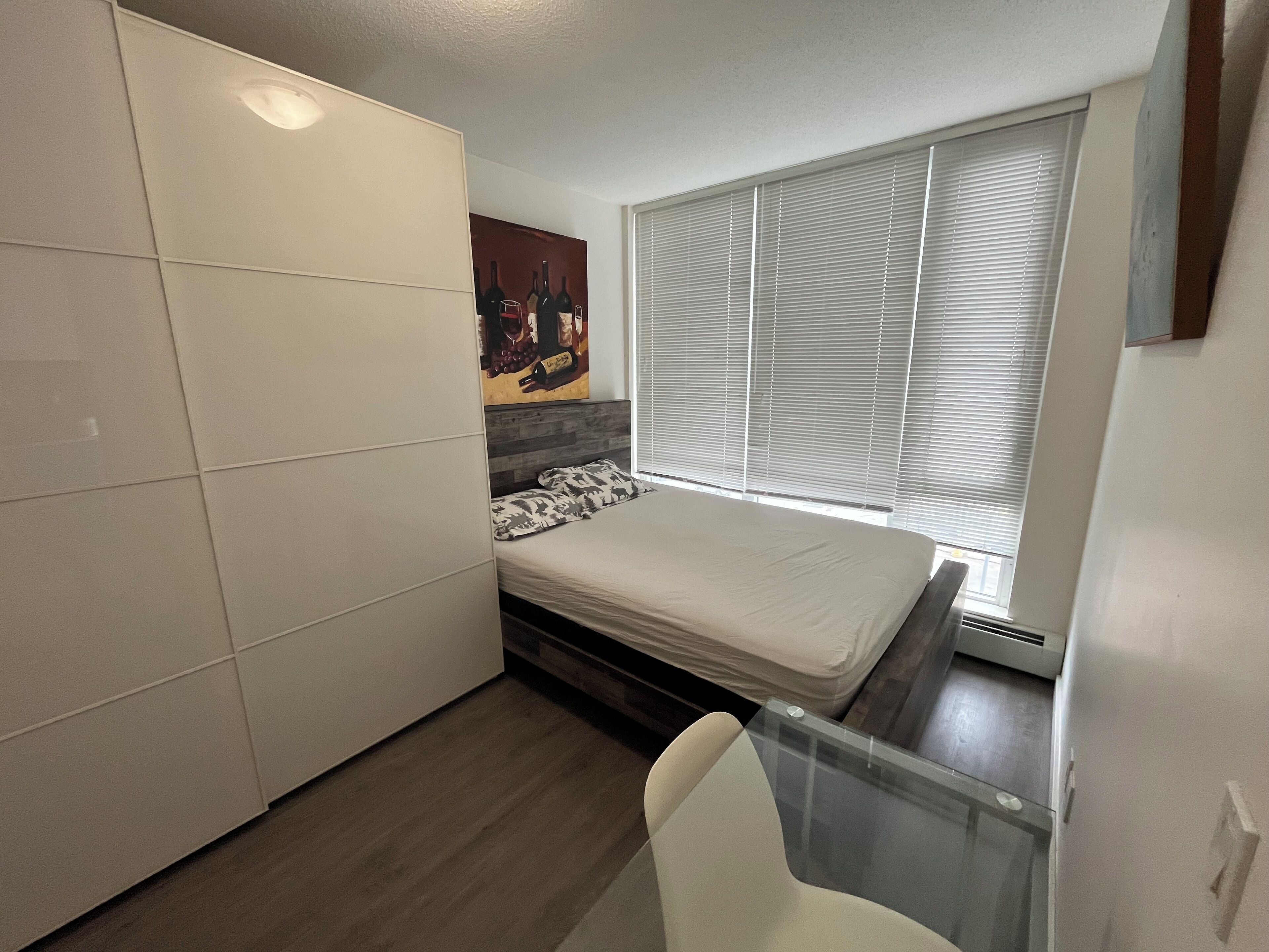 2 bedrooms, bed sheets