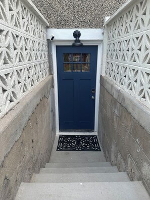 Exterior detail - LOWER winter rates! 1BD 1,000sf Private Suite, 2 blocks from Pearl St. (Boulder)