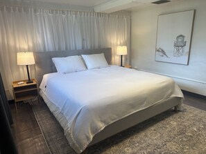 1 bedroom, desk, iron/ironing board, free WiFi - 1BD 1,000sf Private Suite, 2 blocks from Pearl St. (Boulder)
