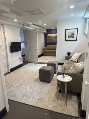 Interior - LOWER winter rates! 1BD 1,000sf Private Suite, 2 blocks from Pearl St. (Boulder)