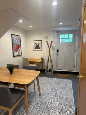 Dining - LOWER winter rates! 1BD 1,000sf Private Suite, 2 blocks from Pearl St. (Boulder)