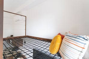 Estúdio | Cortinas blackout, quartos à prova de som, ferros/tábuas de passar roupa
