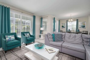 TV, offices - Family house near Disney w/ pool & hot tub (Davenport)