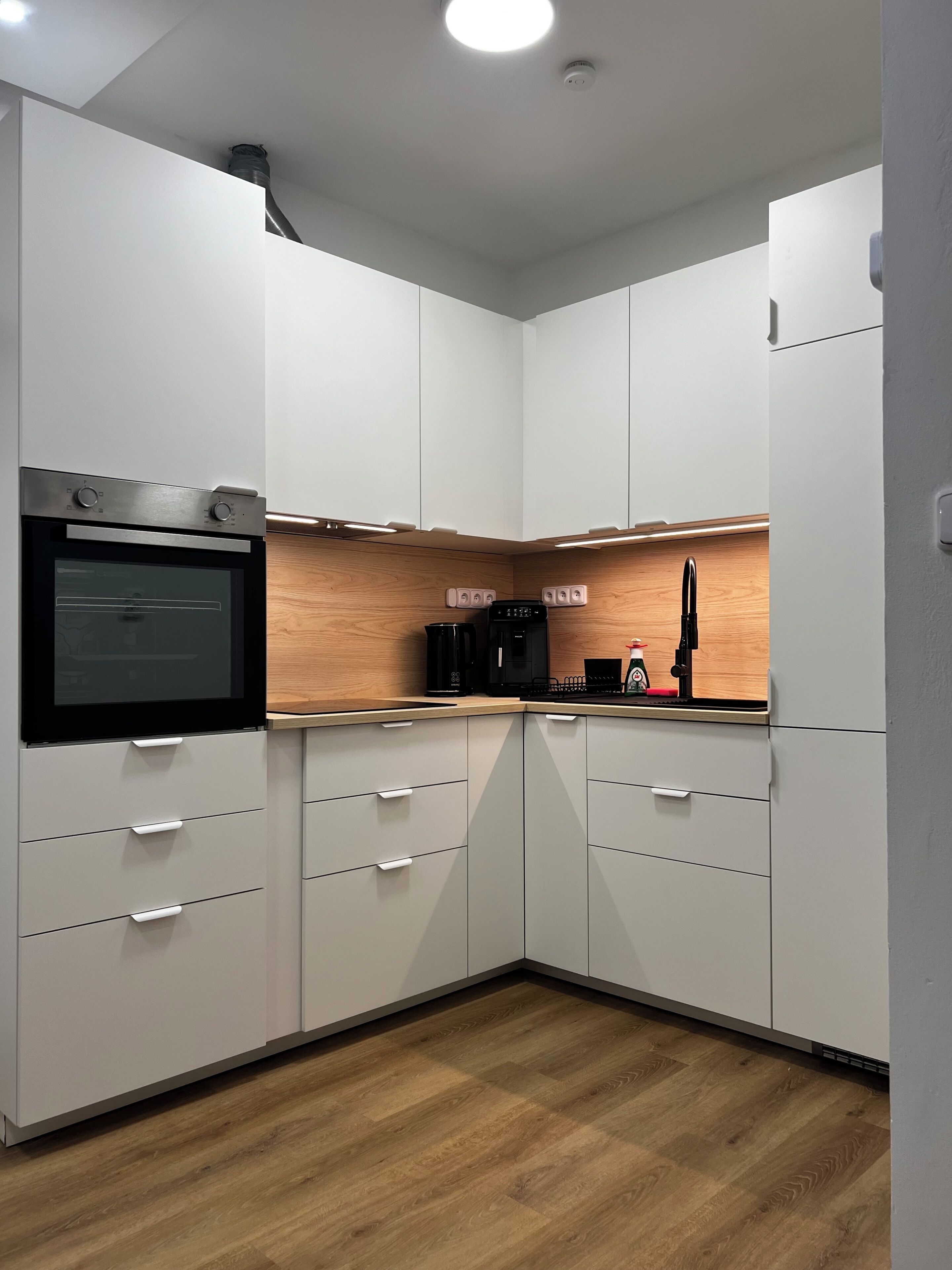 Horno, parrilla de estufa y lavavajillas 