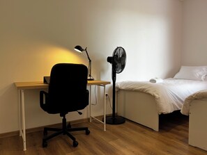 6 chambres, fer et planche à repasser, Wi-Fi, draps fournis