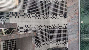 Deluxe Double Room, 1 Queen Bed, Air conditioning, Mountain View | Bathroom | Towels, soap, toilet paper