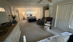 2 bedrooms, iron/ironing board, travel cot, free WiFi