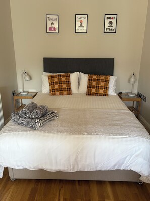 3 chambres, fer et planche à repasser, Wi-Fi gratuit, draps fournis