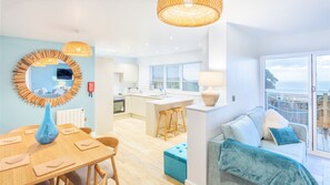 Interior - Seaview Three Bedroom Residence with Hot Tub and Sauna (Ilfracombe)