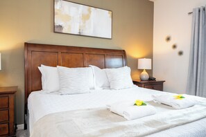 5 makuuhuonetta, silitysrauta/-lauta, vauvan matkasänky, Wi-Fi