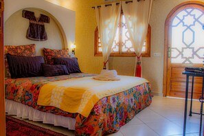 4 camere, culla da viaggio, Wi-Fi gratuito, lenzuola