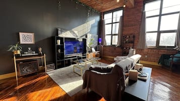 TV